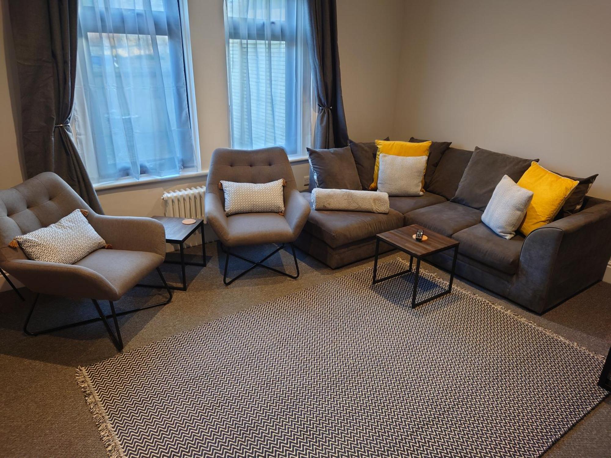 Newly Renovated 2-Bed Bungalow Бат Екстериор снимка